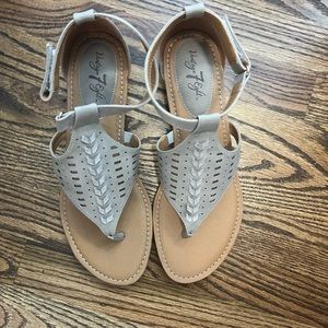 Super cute tan sandals!